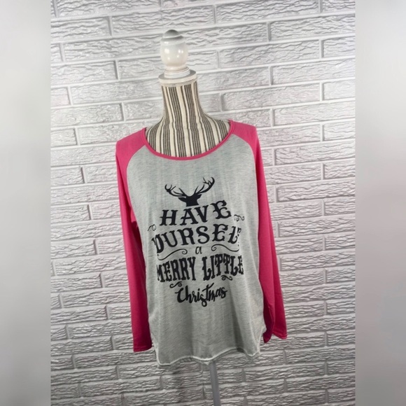 Tops - 5/$25 Pink and Cream Christmas Raglan Baseball Tee